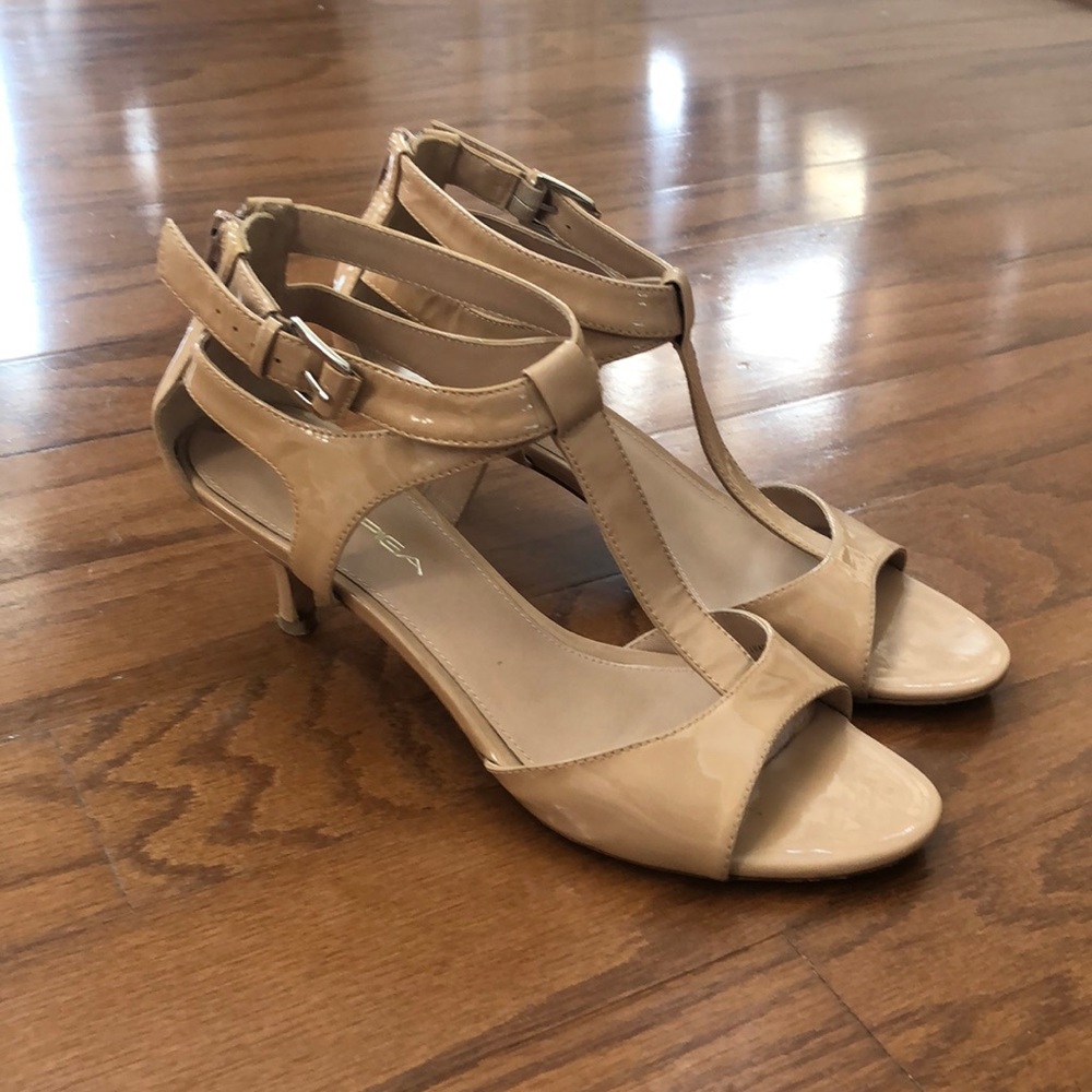 VIA Spiga heels
